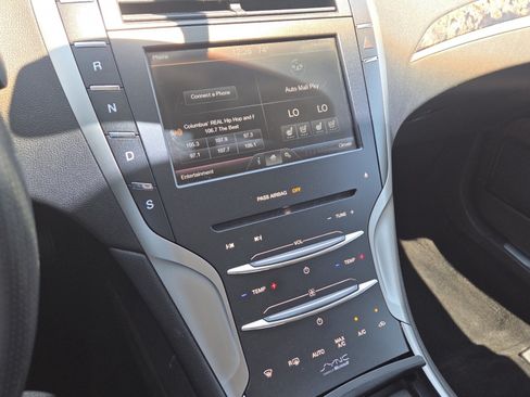 Used 2013 Lincoln MKZ FWD image 27