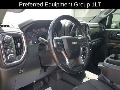 Used 2022 Chevrolet Silverado 2500 LT w/ Convenience Package AWD/4WD image 8