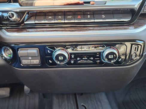 New 2026 GMC Sierra 1500 Elevation w/ LPO, Elevation Black Package image 29