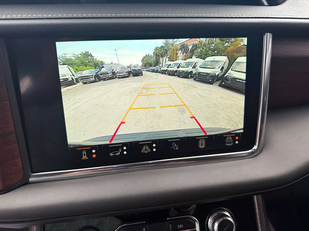 Used 2024 GMC Yukon Denali Ultimate AWD/4WD image 14