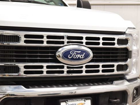 Used 2024 Ford F550 4x4 Crew Cab Super Duty w/ XLT Value Package image 5