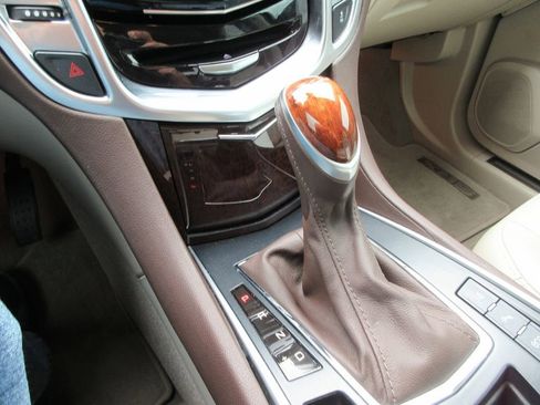 Used 2016 Cadillac SRX Performance w/ Driver Awareness Package image 30