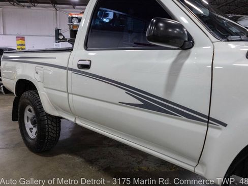 Used 1995 Toyota Pickup DX AWD/4WD image 23