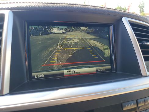 Used 2016 Mercedes-Benz GL 450 4MATIC w/ Premium I Package image 24