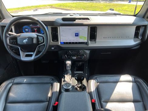 Used 2025 Ford Bronco Outer Banks AWD/4WD image 36