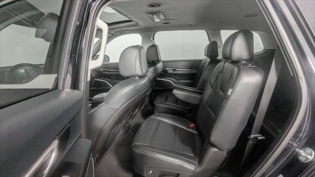 Used 2025 Kia Telluride S FWD image 17