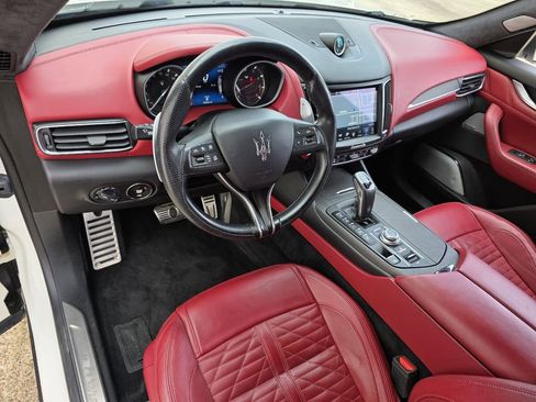 Used 2019 Maserati Levante GTS AWD/4WD image 12