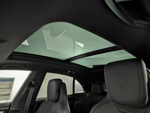 New 2025 Porsche Macan 4S Electric image 30