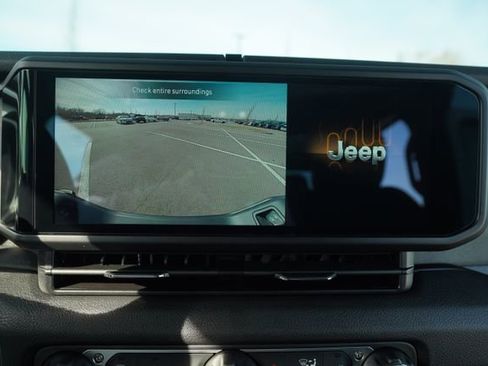 New 2025 Jeep Gladiator Sport image 26