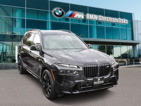 Used 2026 BMW X7 M60i image 3