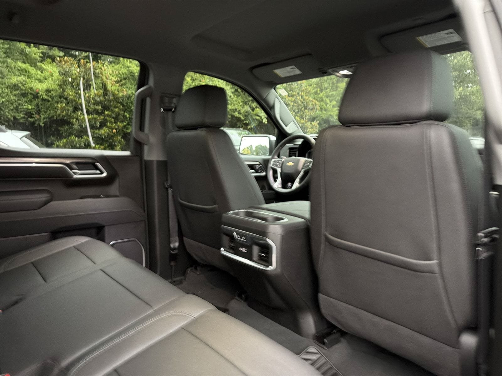 Used 2025 Chevrolet Silverado 1500 LTZ w/ LTZ Convenience Package II AWD/4WD image 15