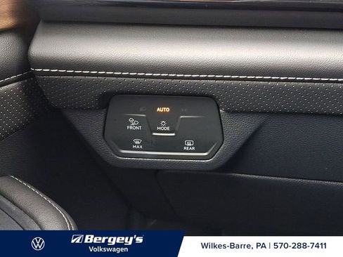 Certified 2025 Volkswagen Atlas SE AWD/4WD image 28