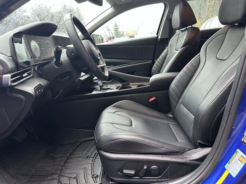 Used 2023 Hyundai Elantra Limited image 19