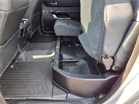 Used 2023 Toyota Tundra Limited image 32