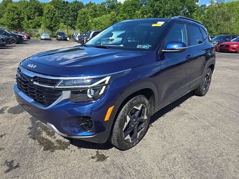 Used 2024 Kia Seltos EX AWD/4WD image 3