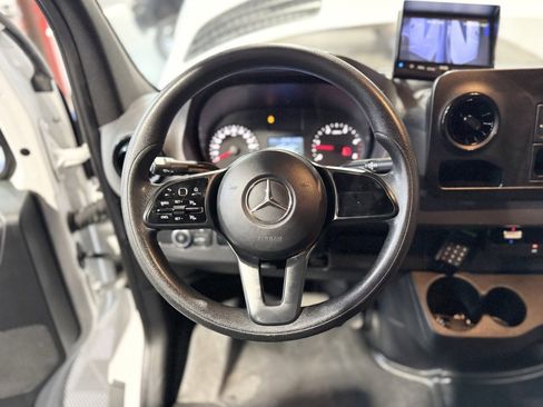 Used 2020 Mercedes-Benz Sprinter 3500 image 17