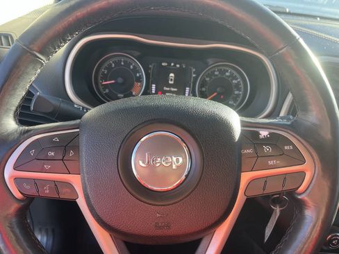 Used 2015 Jeep Cherokee Latitude w/ Cold Weather Group image 15