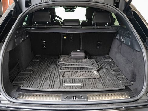 Used 2022 Land Rover Range Rover Velar S image 17