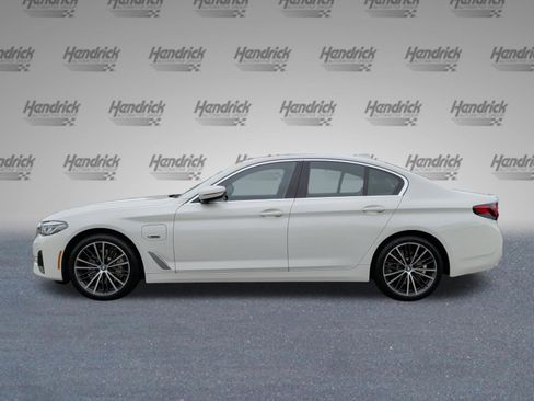 Used 2023 BMW 530e w/ Premium Package image 10
