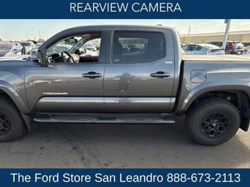 Used 2020 Toyota Tacoma SR5 RWD image 5