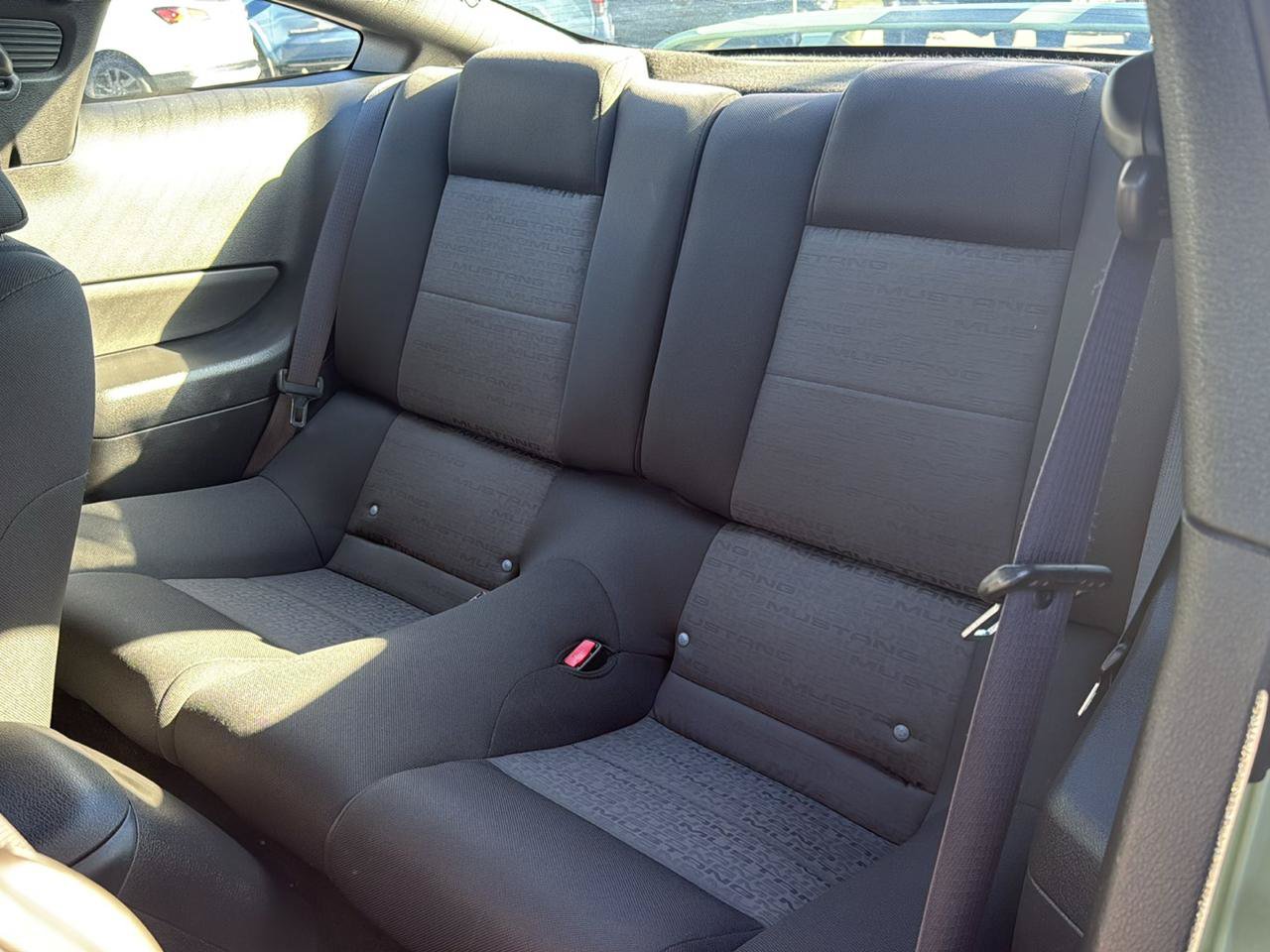 Used 2006 Ford Mustang Coupe RWD image 19