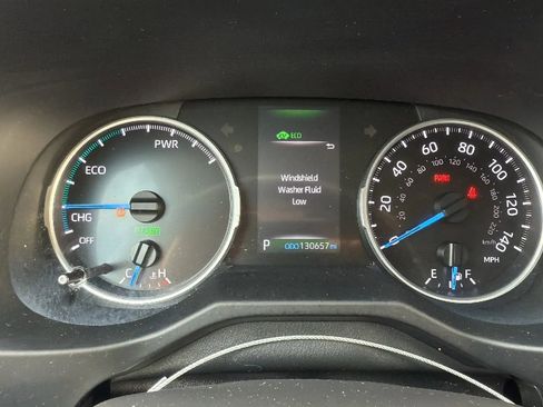 Used 2021 Toyota RAV4 LE image 16