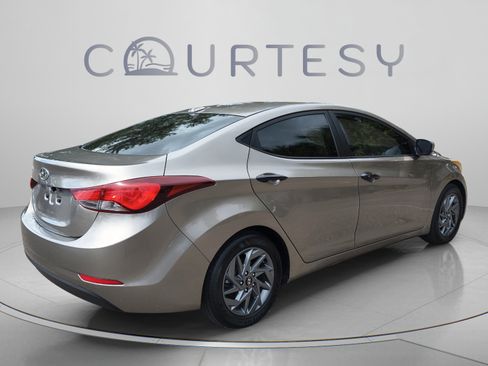 Used 2014 Hyundai Elantra SE w/ Option Group 02 FWD image 5