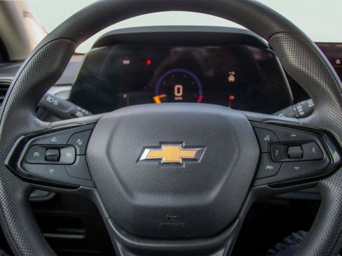 Used 2025 Chevrolet TrailBlazer LT FWD image 9
