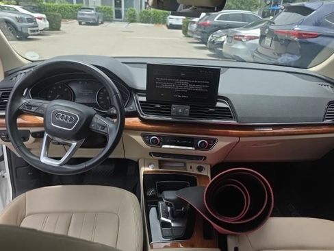 Used 2023 Audi Q5 2.0T Premium w/ Convenience Package AWD/4WD image 5