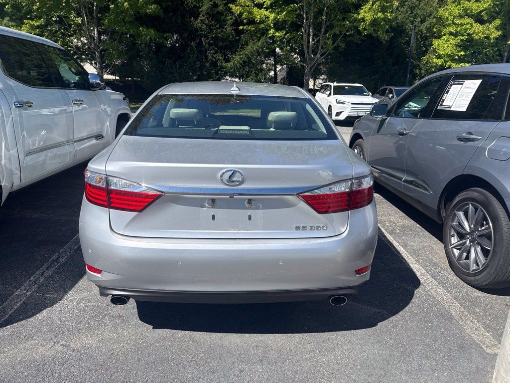Used 2013 Lexus ES 350 w/ Luxury Pkg FWD image 5