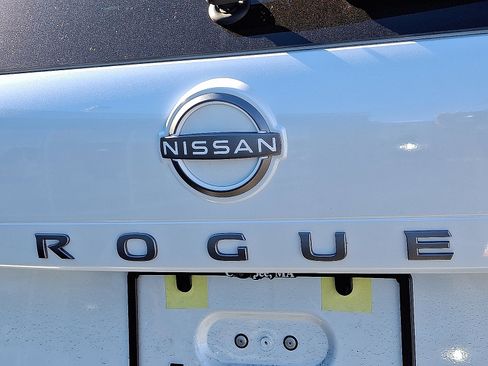 New 2026 Nissan Rogue Platinum w/ Platinum Premium Package image 6