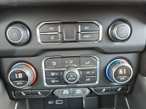 Used 2021 Chevrolet Tahoe LT image 22