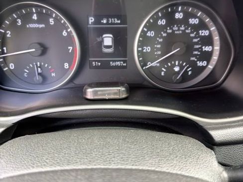 Used 2018 Hyundai Elantra GT FWD image 2