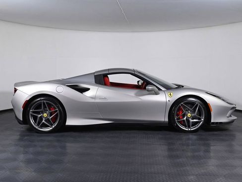 Certified 2022 Ferrari F8 Tributo RWD image 10
