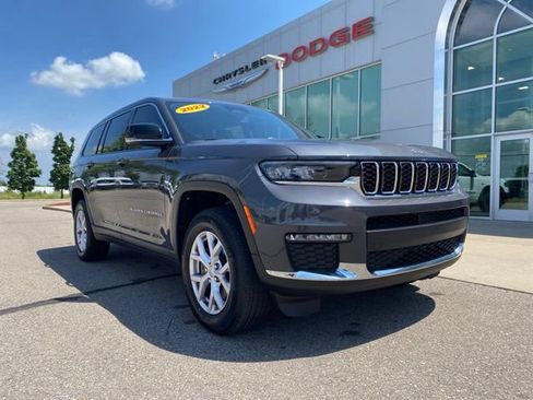 Certified 2022 Jeep Grand Cherokee L Limited AWD/4WD image 3
