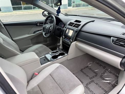 Used 2012 Toyota Camry XLE w/ Leather Pkg FWD image 38