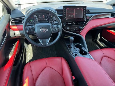 Used 2021 Toyota Camry XSE image 11