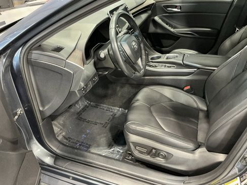 Used 2022 Toyota Avalon XLE image 3
