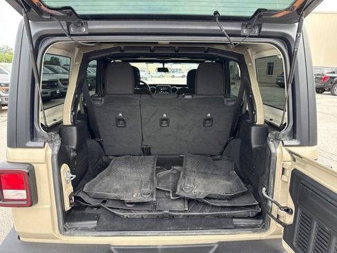 Used 2022 Jeep Wrangler Unlimited Sport AWD/4WD image 15
