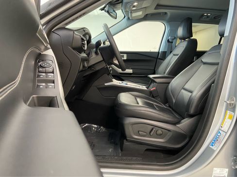 Used 2023 Ford Explorer XLT w/ Equipment Group 202A image 14