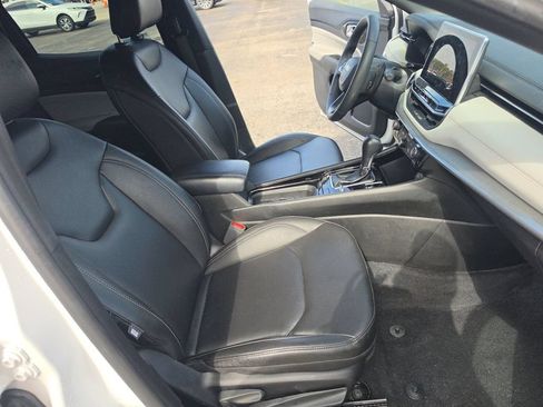 Used 2025 Jeep Compass Limited AWD/4WD image 5
