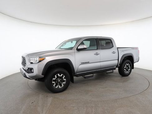 Used 2021 Toyota Tacoma SR image 3