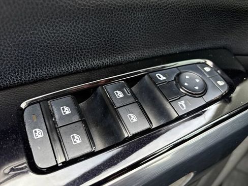 Used 2023 Nissan Pathfinder SL w/ Lighting Package (N92) AWD/4WD image 12