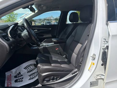 Used 2019 Chevrolet Impala LT FWD image 12