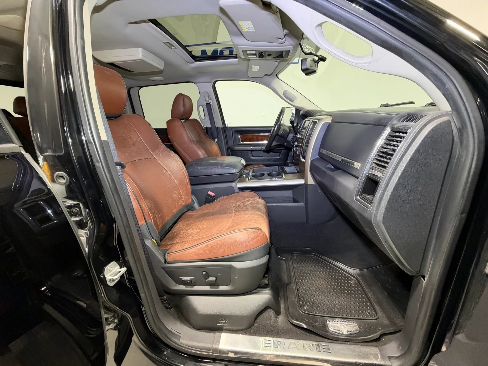 Used 2012 RAM 2500 Longhorn w/ HD Snow Plow Prep Group AWD/4WD image 18