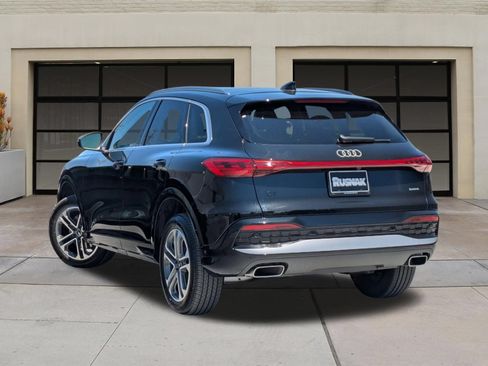 Used 2025 Audi Q5 Premium w/ Convenience Package AWD/4WD image 2