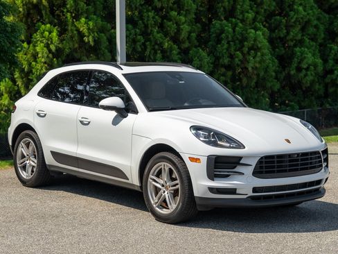 Certified 2021 Porsche Macan AWD/4WD image 5