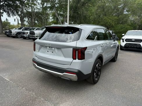 Used 2026 Kia Sorento S FWD image 10
