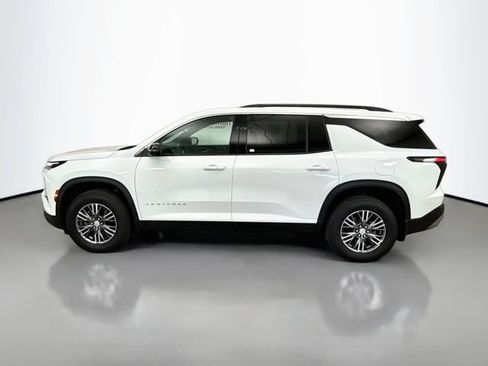 Used 2025 Chevrolet Traverse LT w/ LPO, Floor Liner Package FWD image 4