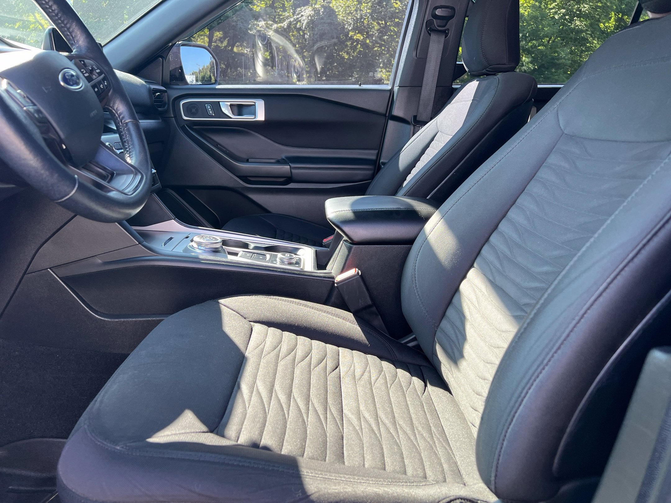 Used 2020 Ford Explorer XLT w/ Comfort Package AWD/4WD image 20